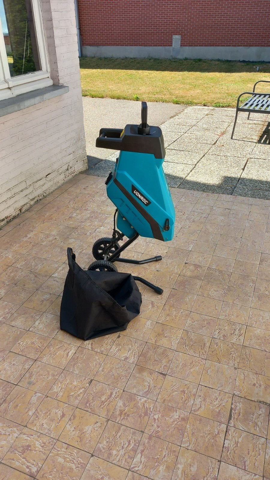 VONROC Hakselaar/Shredder 2500W, Électrique, Comme neuf, Vonroc, Enlèvement
