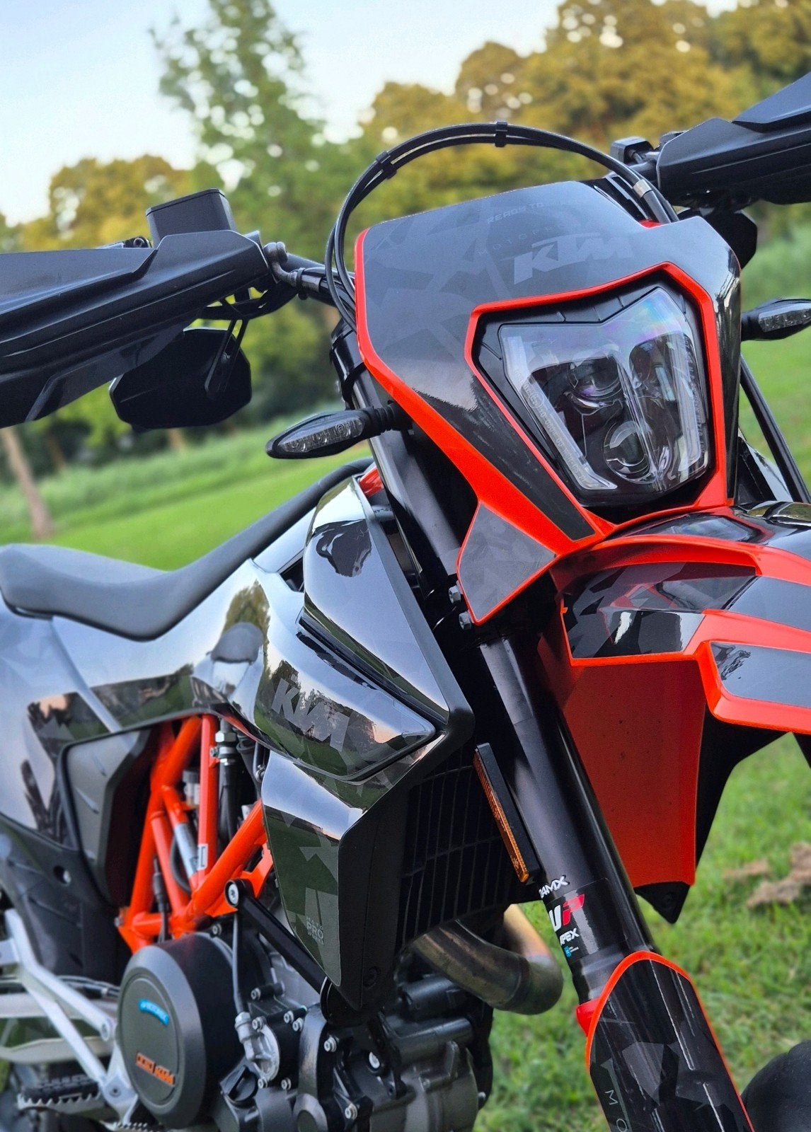 KTM 690 SMC R ️️ 2022 🫡 MotoPro decals 🥵, Motoren, Motoren | KTM, Particulier, SuperMoto, Quickshifter, Ophalen
