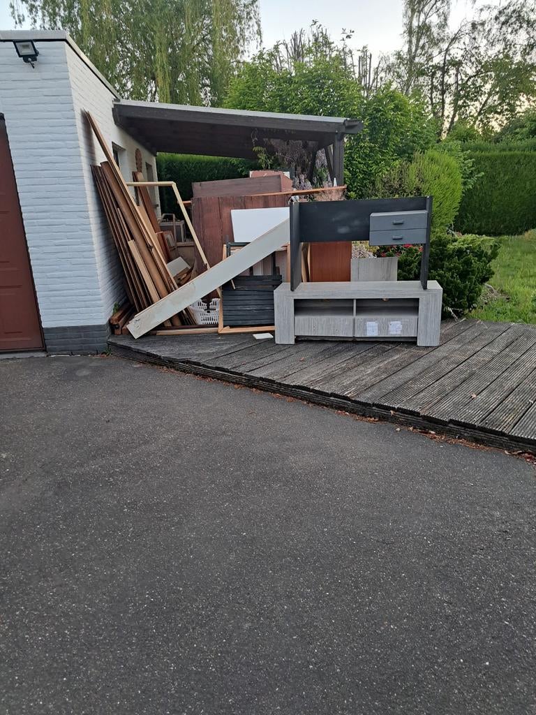 Vanallerlei hout, Ophalen