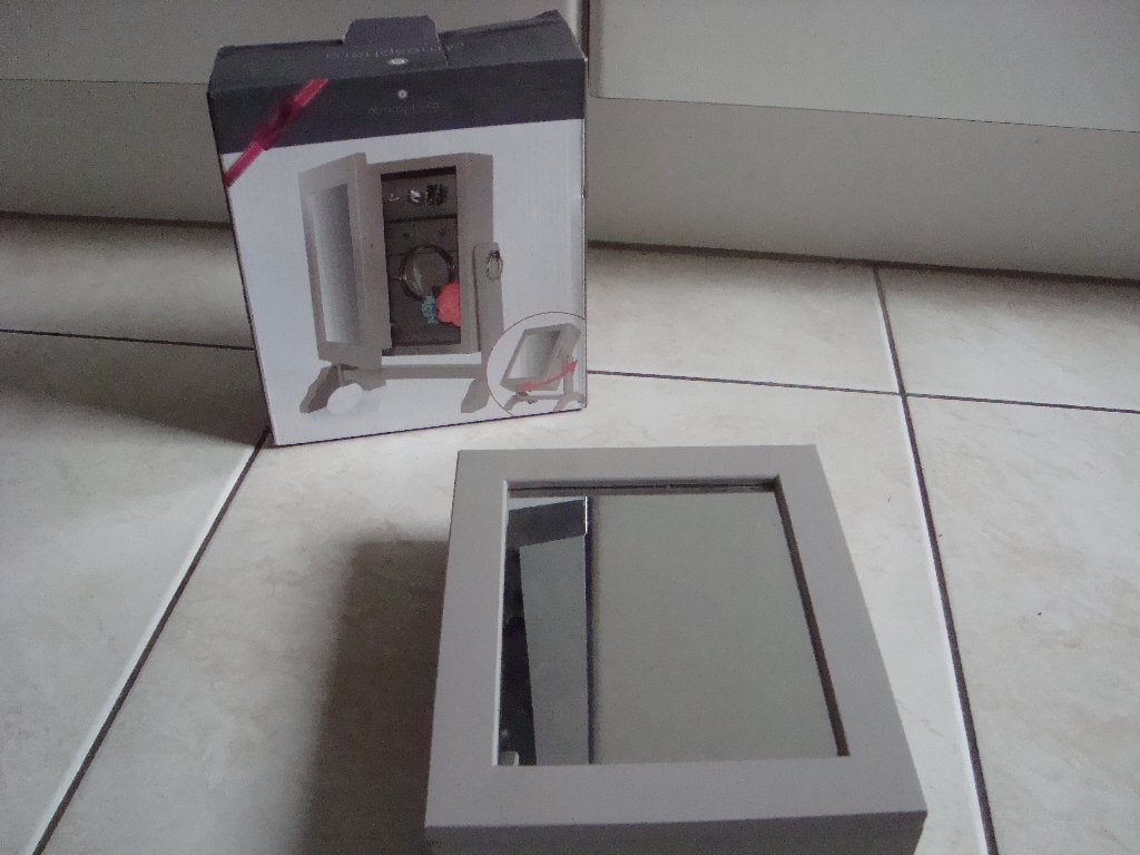 NEW armoire boite /coffret  à bijoux avec miroir, Handtassen en Accessoires, Ophalen, Nieuw