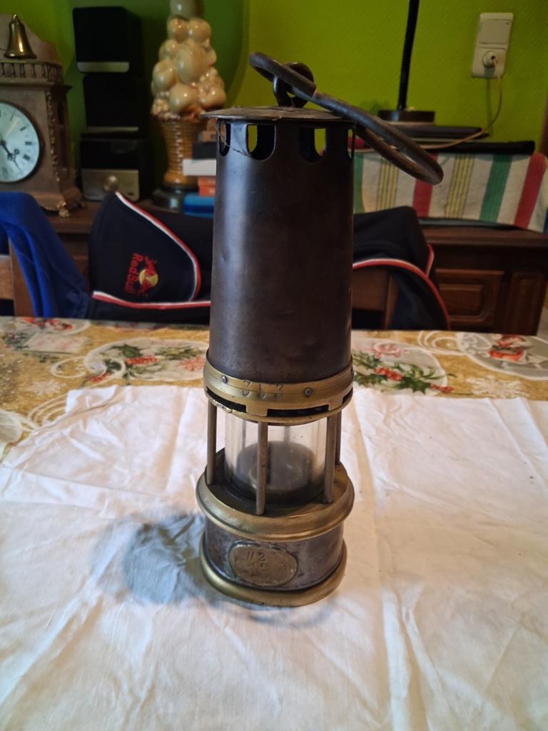 Lampe de mineur en tôle a l'huile, Enlèvement