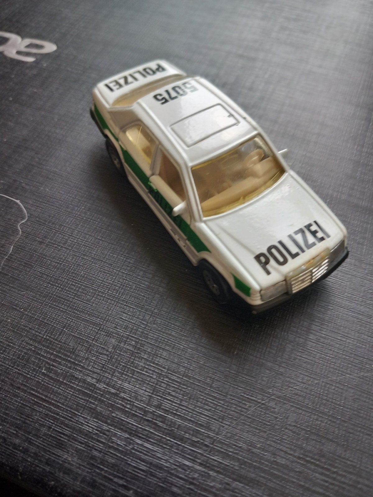 Mercedes 300E polizei, Hobby en Vrije tijd, Modelauto's | 1:87, Ophalen of Verzenden, Matchbox