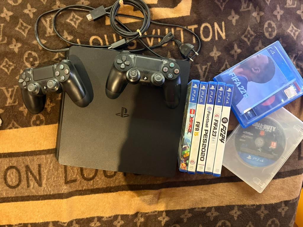 Ps 4, Games en Spelcomputers, Spelcomputers | Sony PlayStation 2, Met 2 controllers, Ophalen of Verzenden, Gebruikt, Met games