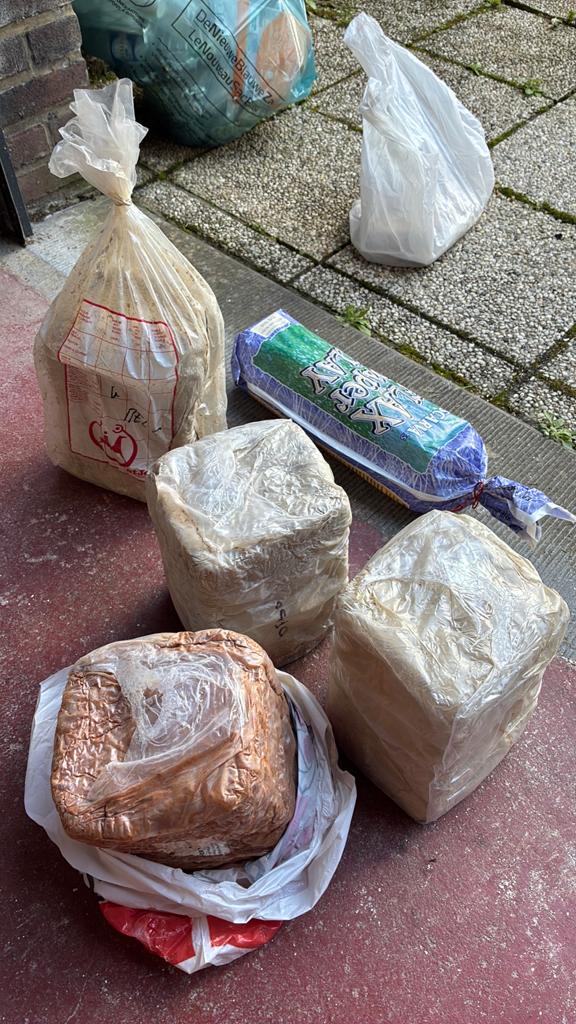 Veel klei voor keramiek, Ophalen, Nieuw