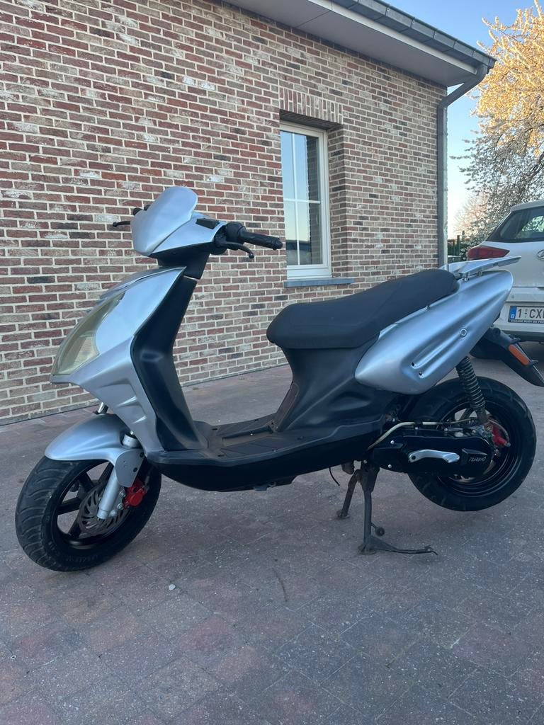 Scooter 2takt, Fietsen en Brommers, Scooters | Overige merken, Zo goed als nieuw, Klasse B (45 km/u), Tweetakt, Ophalen