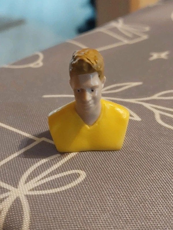 Voetbalfiguurtje : Kevin De Bruyne / Carrefour, Enlèvement ou Envoi, Comme neuf, Statue ou Poupée