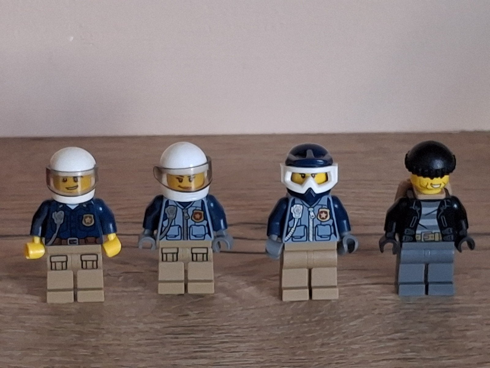 Police de montagne de Lego City, Envoi, Lego, City
