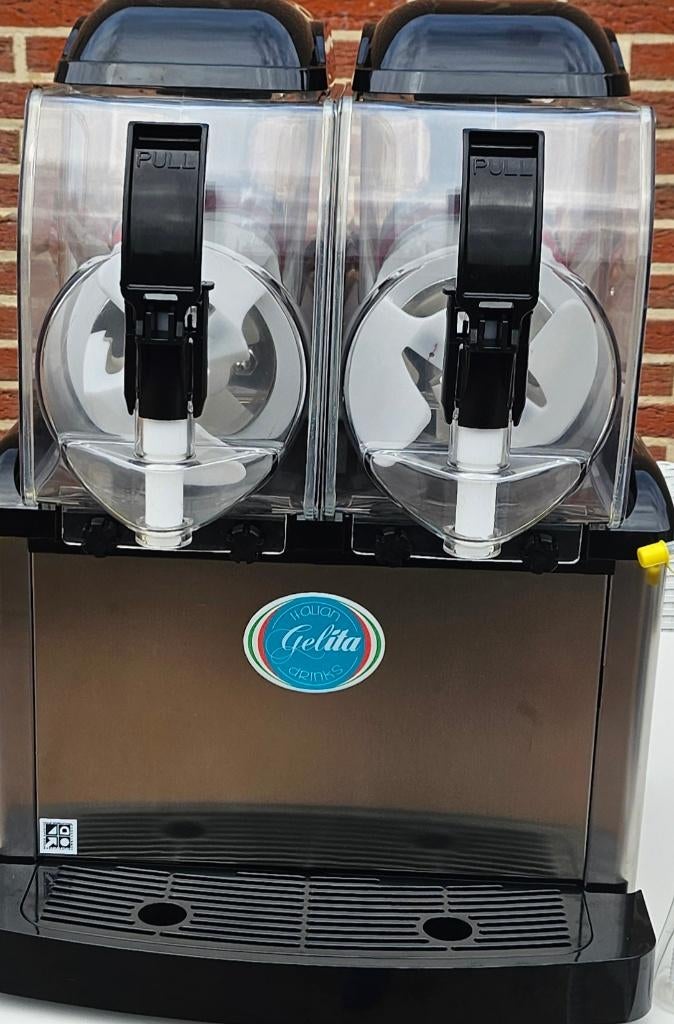 SLUSH MACHINE, Ophalen