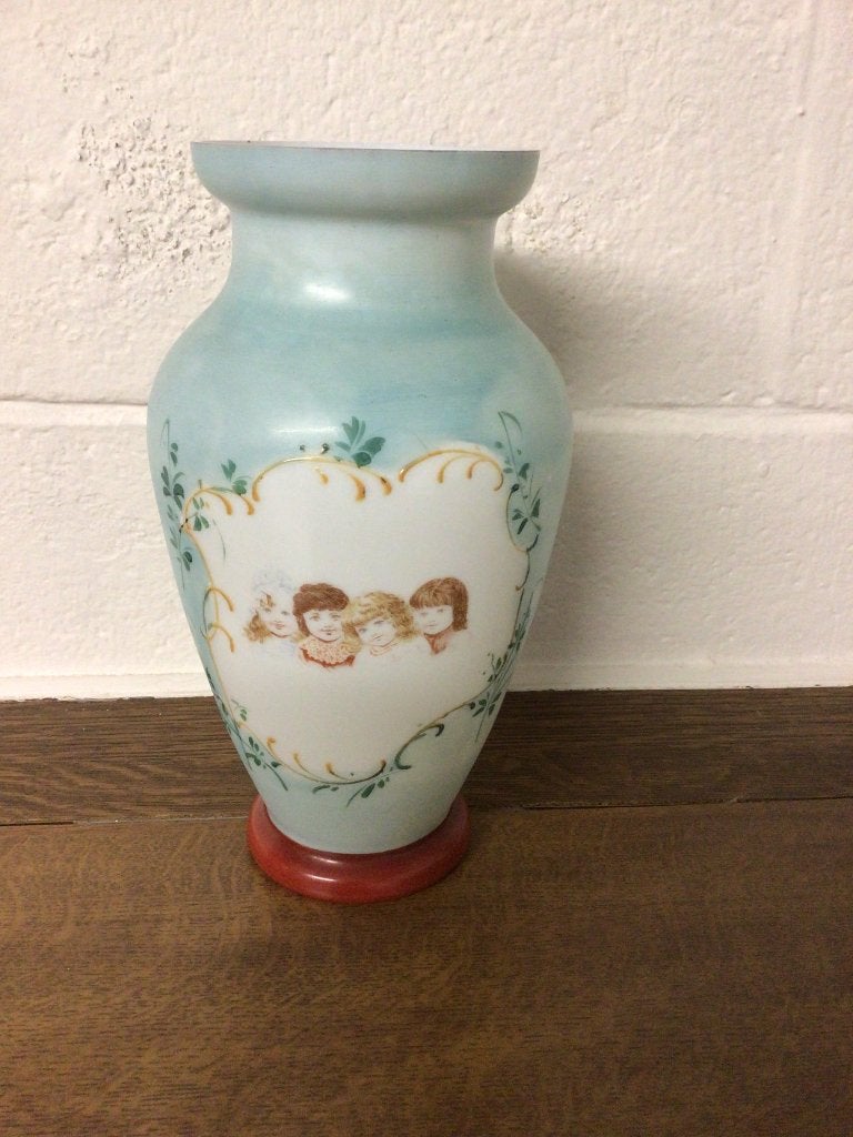 Vases, Enlèvement
