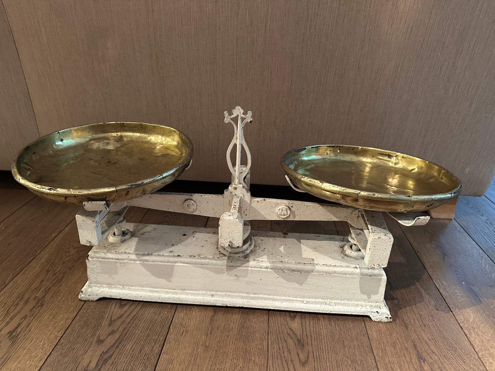 Vintage/Oude weegschaal met 2 koperen schalen, Antiek en Kunst, Ophalen