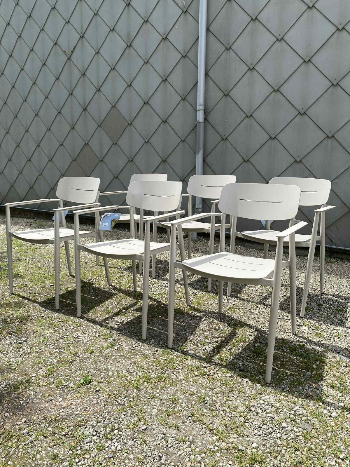 Nieuw! Moderne beige tuinstoelen stapelbaar 6 stuks, Tuin en Terras, Tuinsets en Loungesets, Ophalen, Zo goed als nieuw