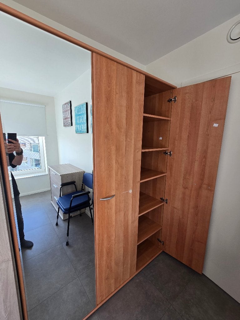 Kleerkast, Enlèvement, Utilisé, Avec porte(s)