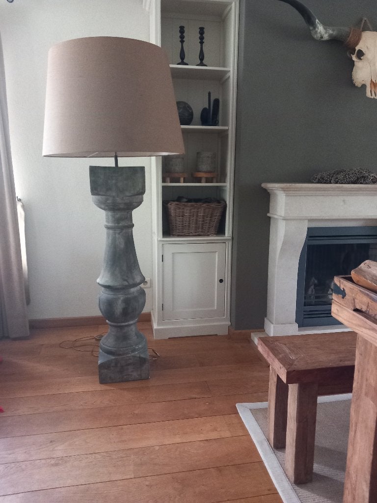 très grand lampadaire 1.80m, Landelijke robuuste balusterlamp Hoffz Aura unieke industrieel, Comme neuf, Bois, 150 à 200 cm