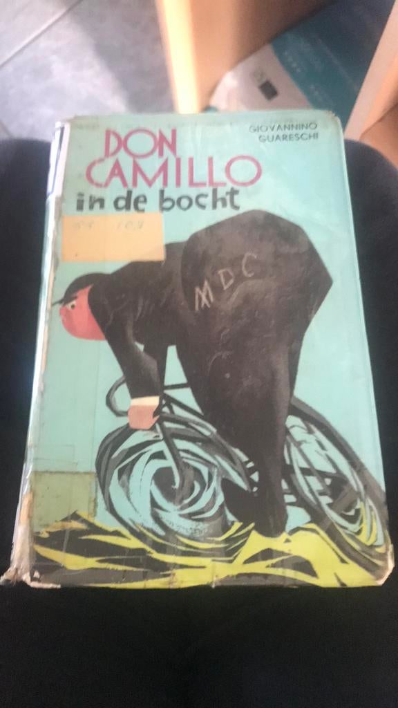 Don camillo in de bocht Giovannino Guareschi, Boeken, Ophalen of Verzenden, Zo goed als nieuw