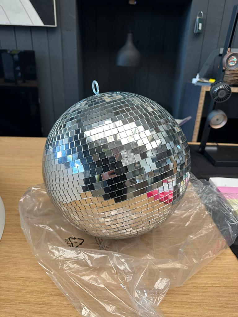 CULTOBJECT • SPIEGELBOLLEN 30 CM • NIEUW, Muziek en Instrumenten, Licht en Laser, Ophalen, Zo goed als nieuw