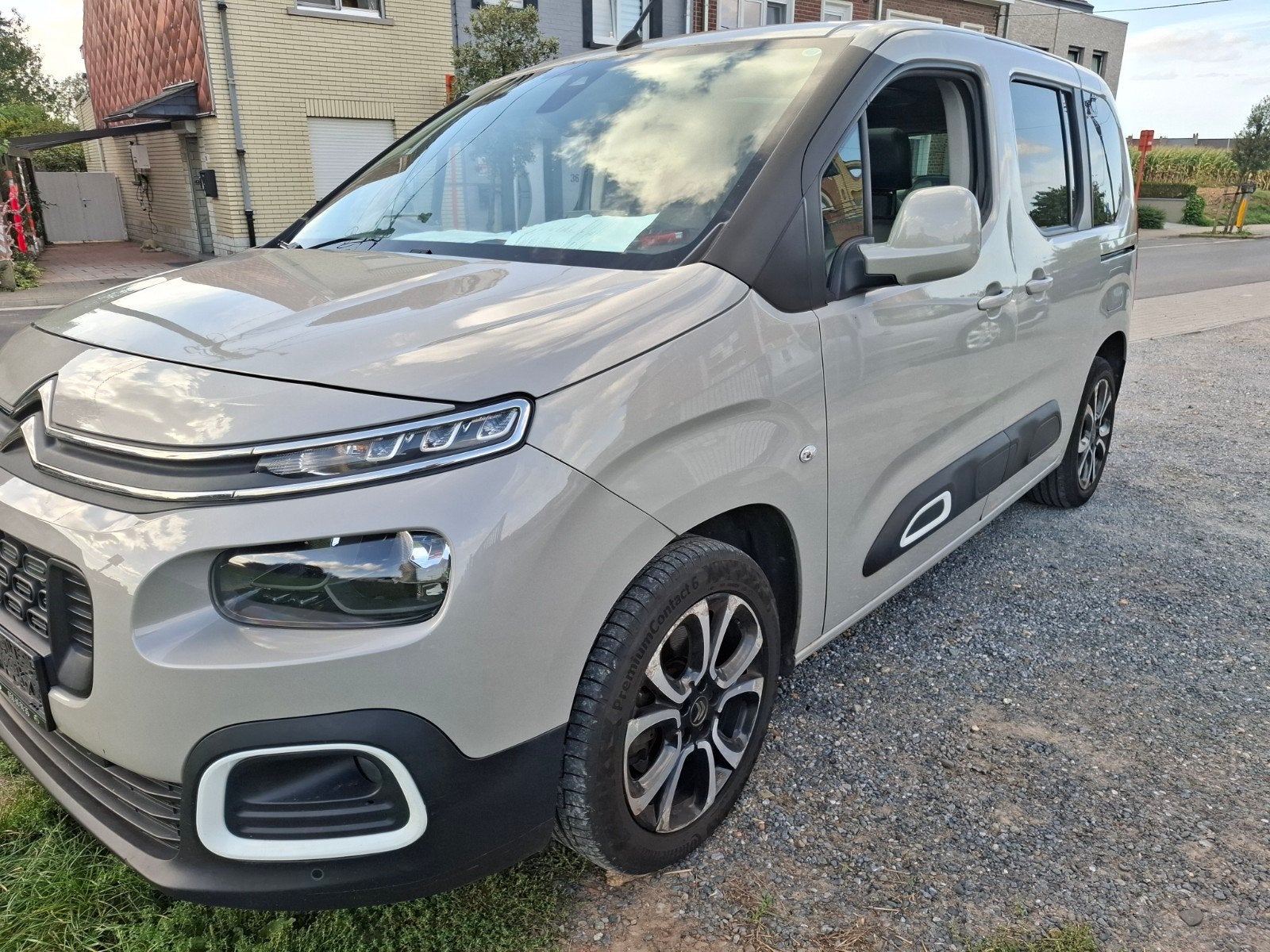 BERLINGO 1.2 ESSENCE  BOÎTE AUTOMATIQUE  FULL OPTIONS, Autos, Cuir, Argent ou Gris, Achat, Euro 6