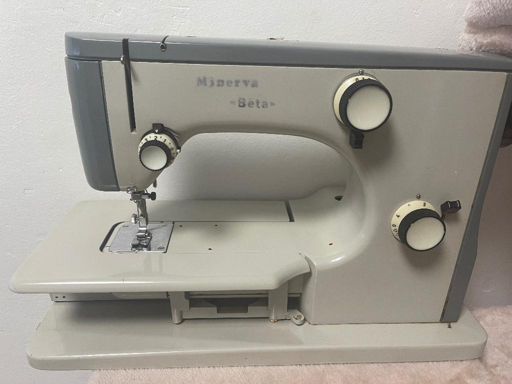 Minerva Bèta naaimachine Zeer goede staat, Ophalen, Gebruikt, Naaimachine