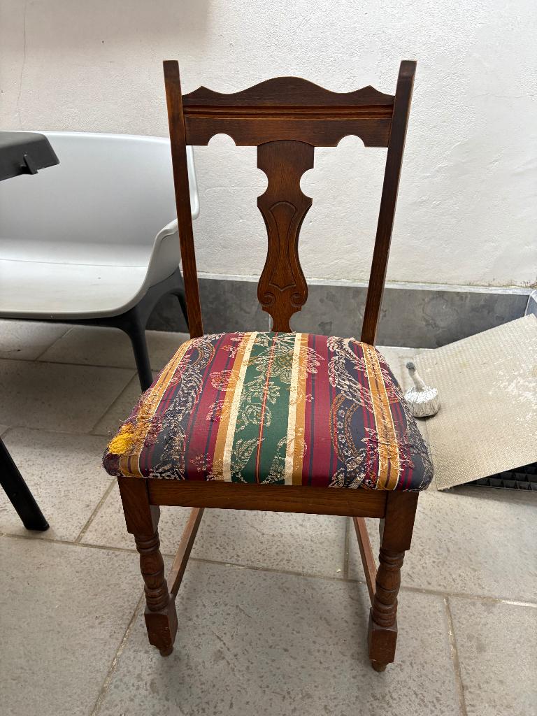 Gratis stoel (Roeselare), Ophalen