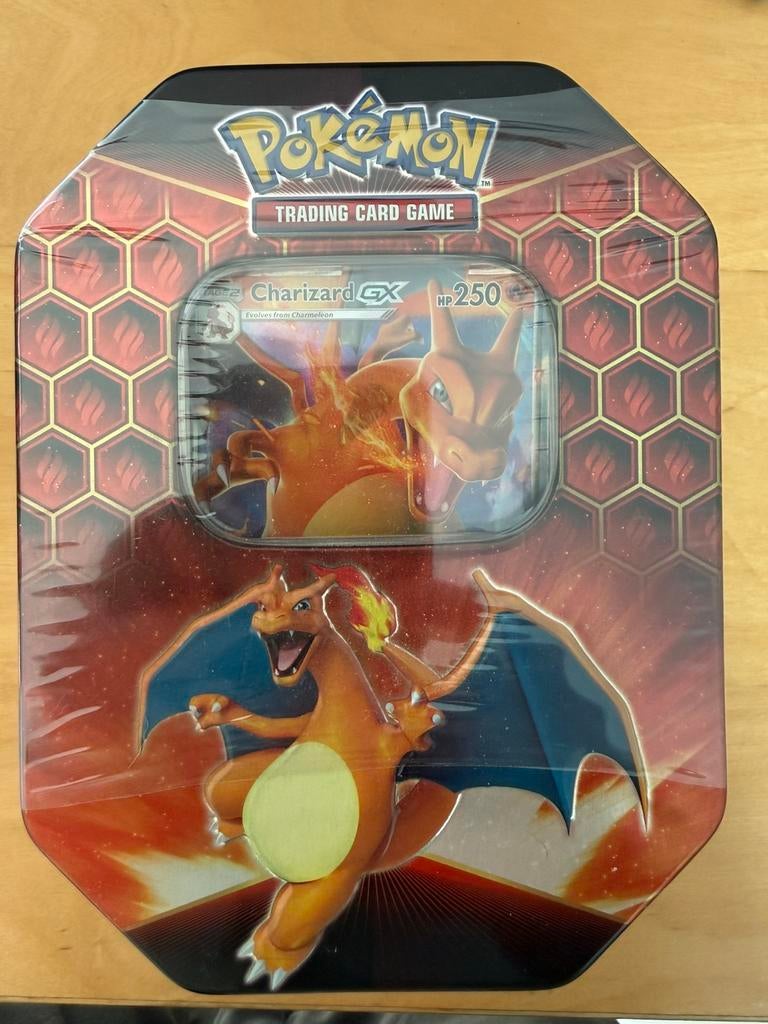 Charizard hidden fates tin sealed, Verzenden, Nieuw, Booster, Foil