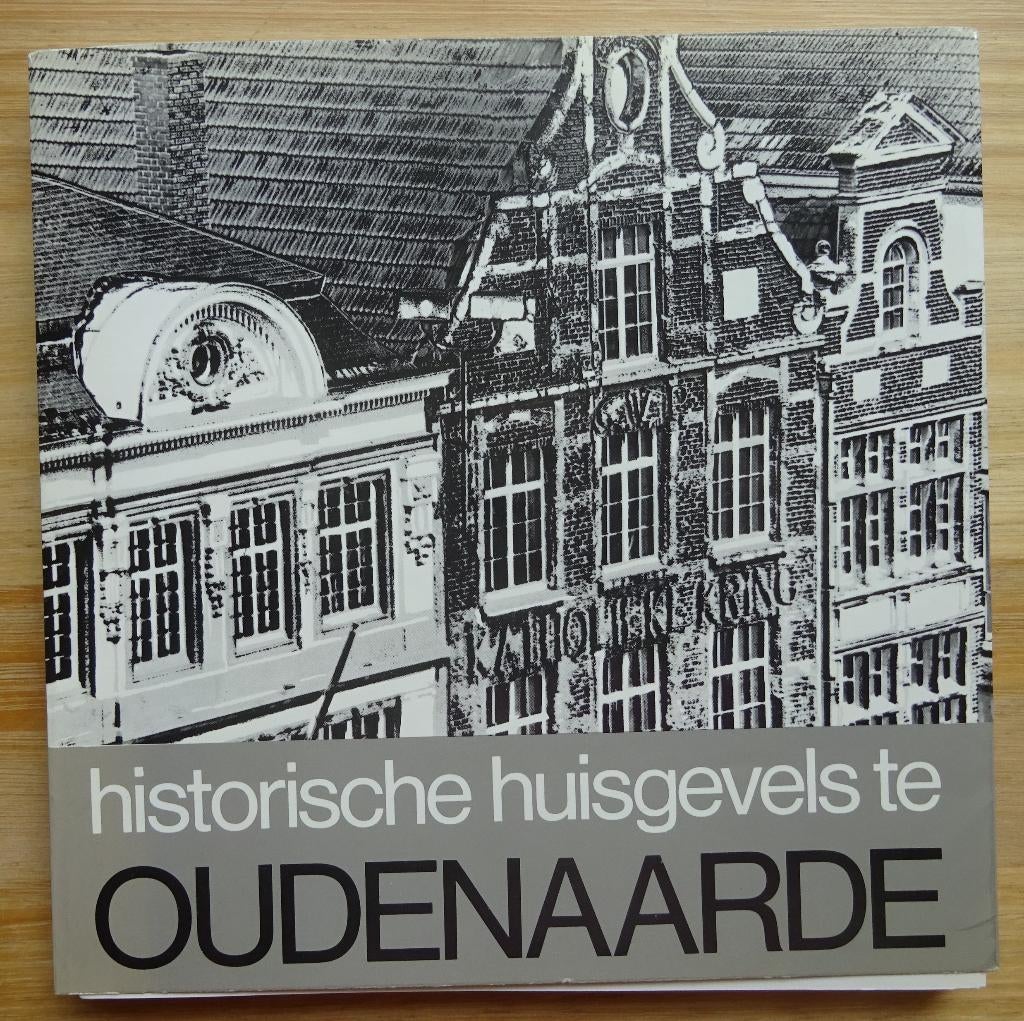 Historische huisgevels te Oudenaarde, 1974, Ophalen of Verzenden, Zo goed als nieuw, Overige onderwerpen