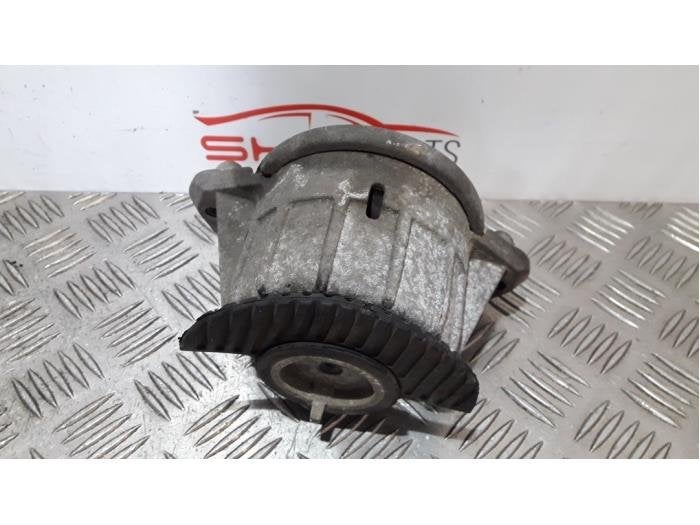 Support moteur d'un Mercedes E-Klasse, 3 mois de garantie, Utilisé, -, -