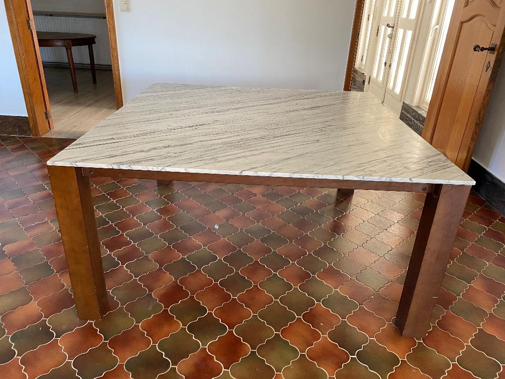 Marmeren tafel, Enlèvement