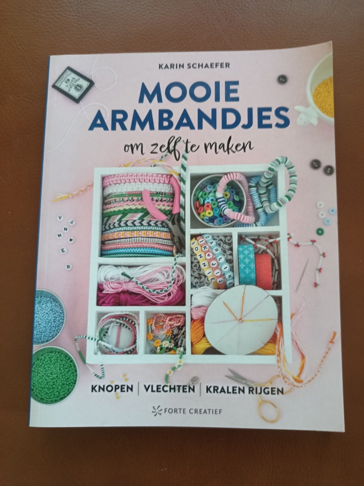 Mooie armbandjes, Hobby en Vrije tijd, Kralen en Sieraden maken, Ophalen