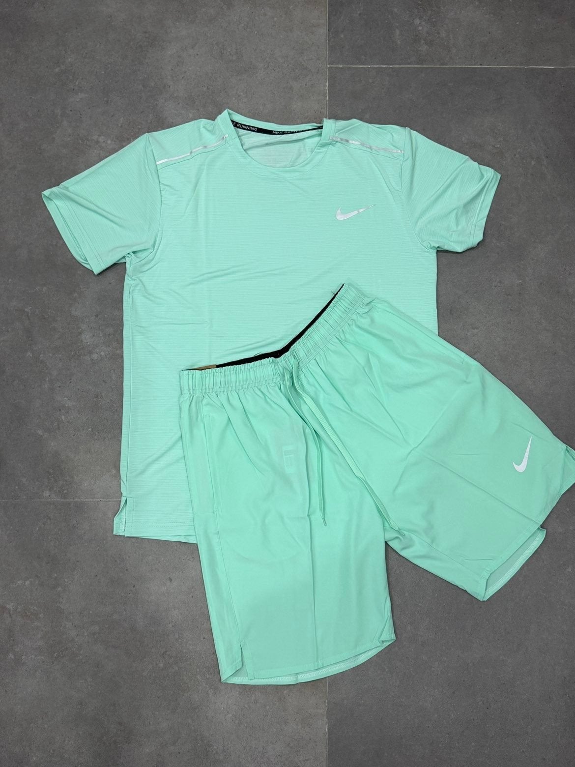 Ensemble Nike Miller (unisexe) tailles S, M, L, XL, Vêtements | Hommes, Vêtements de sport, Enlèvement, Neuf, Taille 46 (S) ou plus petite