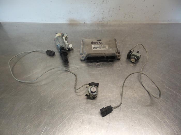 Kontaktslot + computer van een Audi A3 (A3 96-), Gebruikt, -, -, -