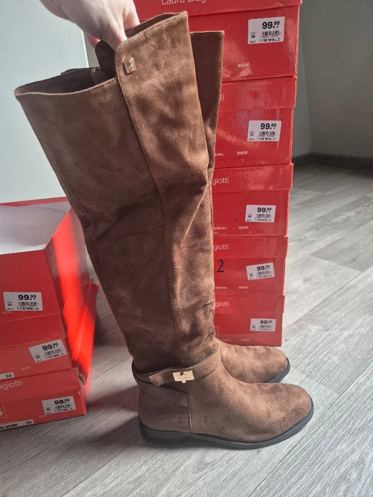 Laura biagiotti laarzen bruin plat maat 38 en 41, Kleding | Dames, Hoge laarzen, Bruin, Laura biagiotti, Nieuw