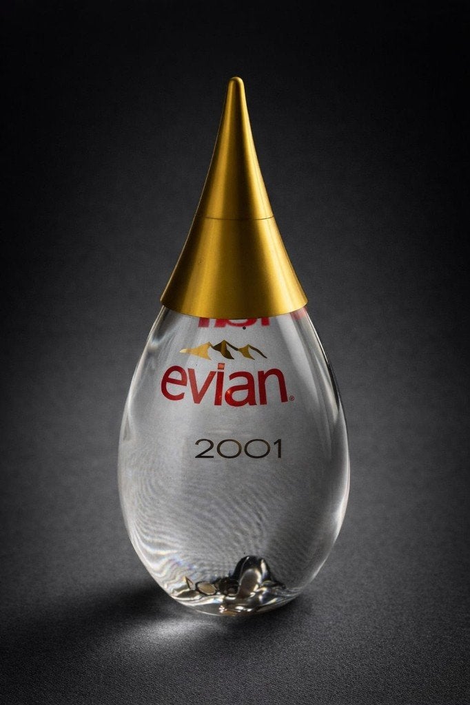 Evian fles in beperkte oplage uit het jaar 2001., Verzamelen, Ophalen, Nieuw