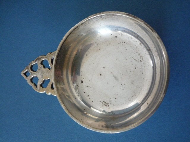 Een zilveren porringer en een tinnen porringer, Ophalen of Verzenden, Gebruikt, Overige typen
