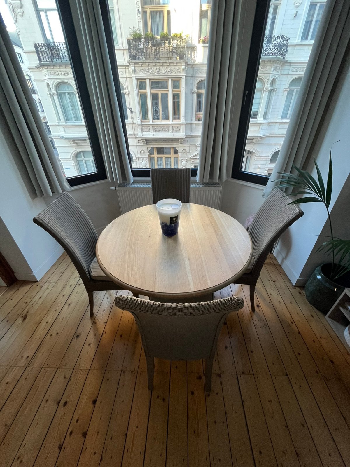 Eiken tafel + stoelen, Ophalen, Zo goed als nieuw, Landelijk, 4 tot 6 stoelen