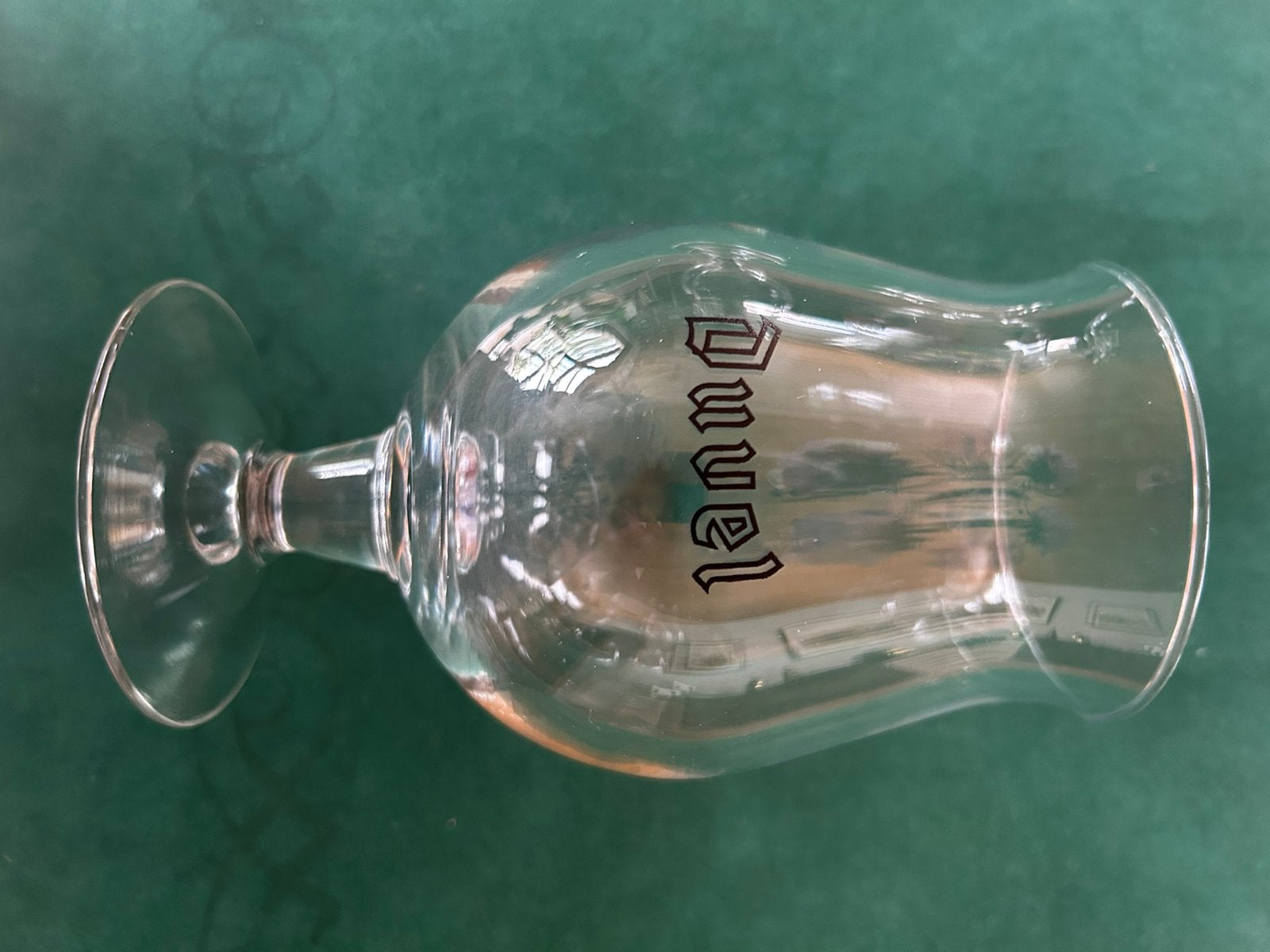 Oud Duvelglas, gravure in de bodem is een simpele kras, Verzamelen, Ophalen of Verzenden, Zo goed als nieuw