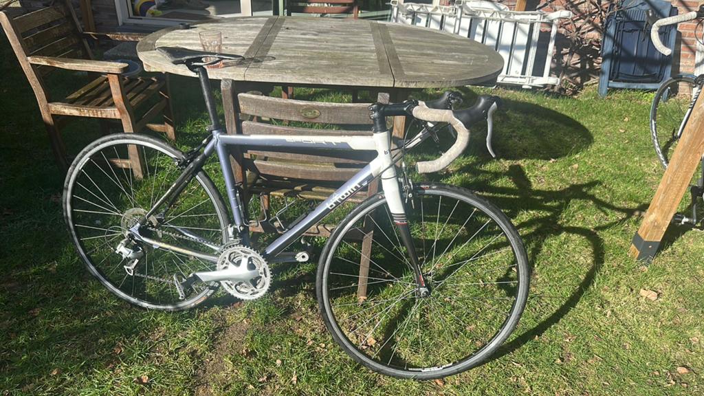 Dames koersfiets tripel, zgan, Fietsen en Brommers, Ophalen, Zo goed als nieuw, Dames