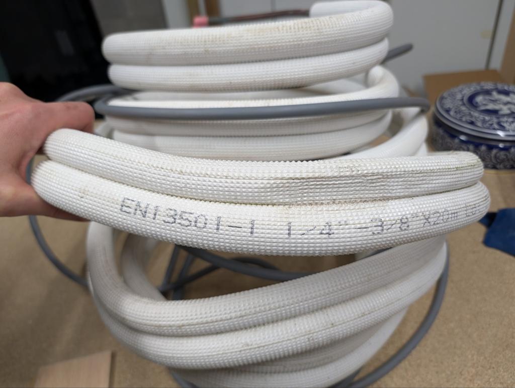 Dubbele koperen koelleiding 1/4" - 3/8" 5m + 3m40cm, Doe-het-zelf en Bouw, Ophalen, Overige materialen, Minder dan 20 mm, Overige typen