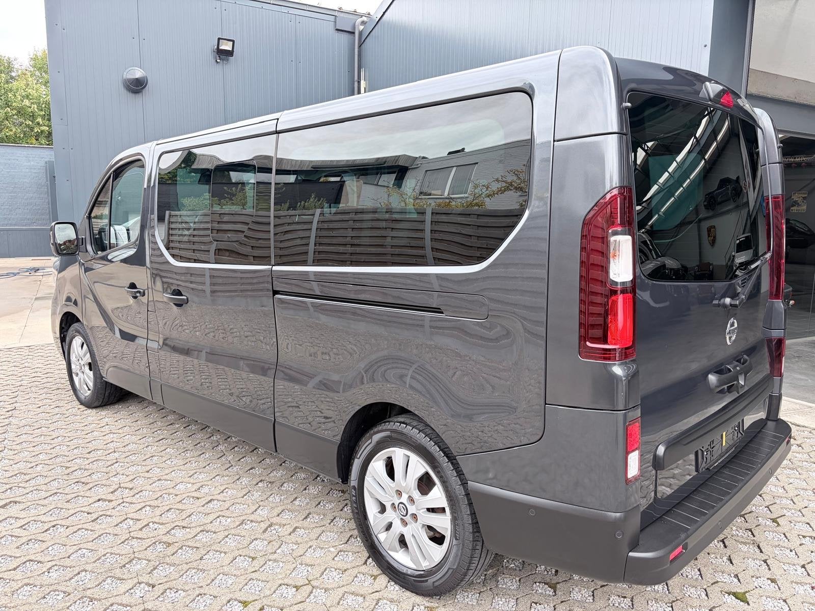 Nissan NV300 Minibus - Automaat - Lang chassis - 23884€+bt, Gebruikt, 4 cilinders, https://public.car-pass.be/vhr/cdd6aabf-cf1d-4ab6-af6f-1400d81f6b67