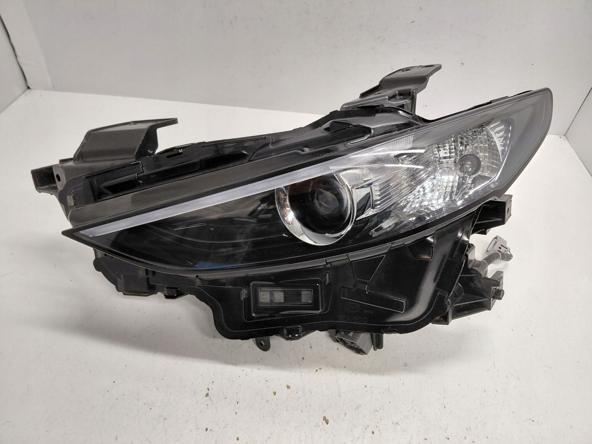 Phare avant gauche Mazda 3 IV BP Lift BCJH-51040, Shinchi, Fuchu-Cho 3-1
730-8670  Hiroshima, Mazda Motor Corporation, Info@mazda.co.jp