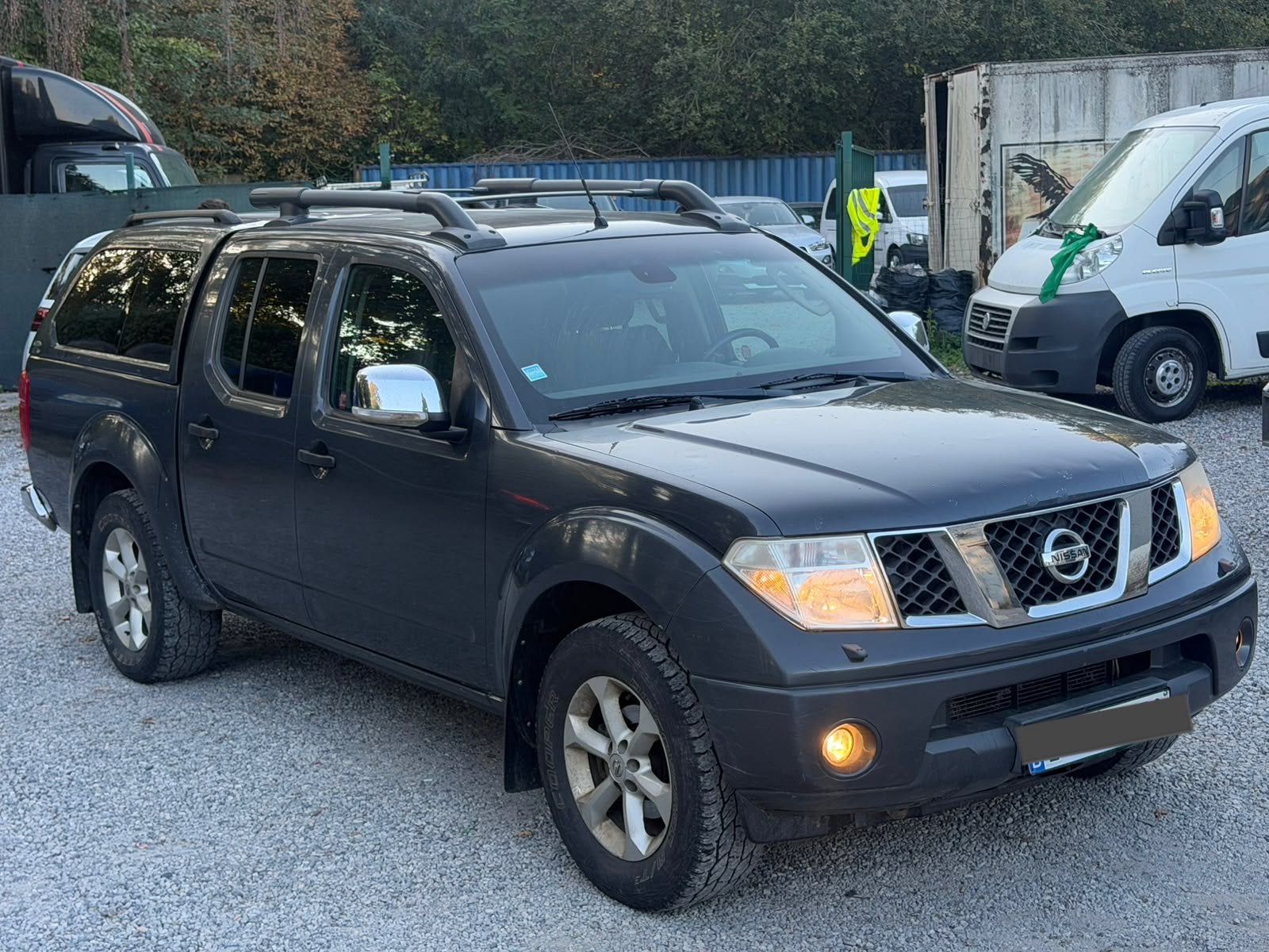 navara  2.5d 240000 km handgeschakelde versnellingsbak GPS, Auto's, 2500 cc, Zilver of Grijs, Te koop, 5 zetels