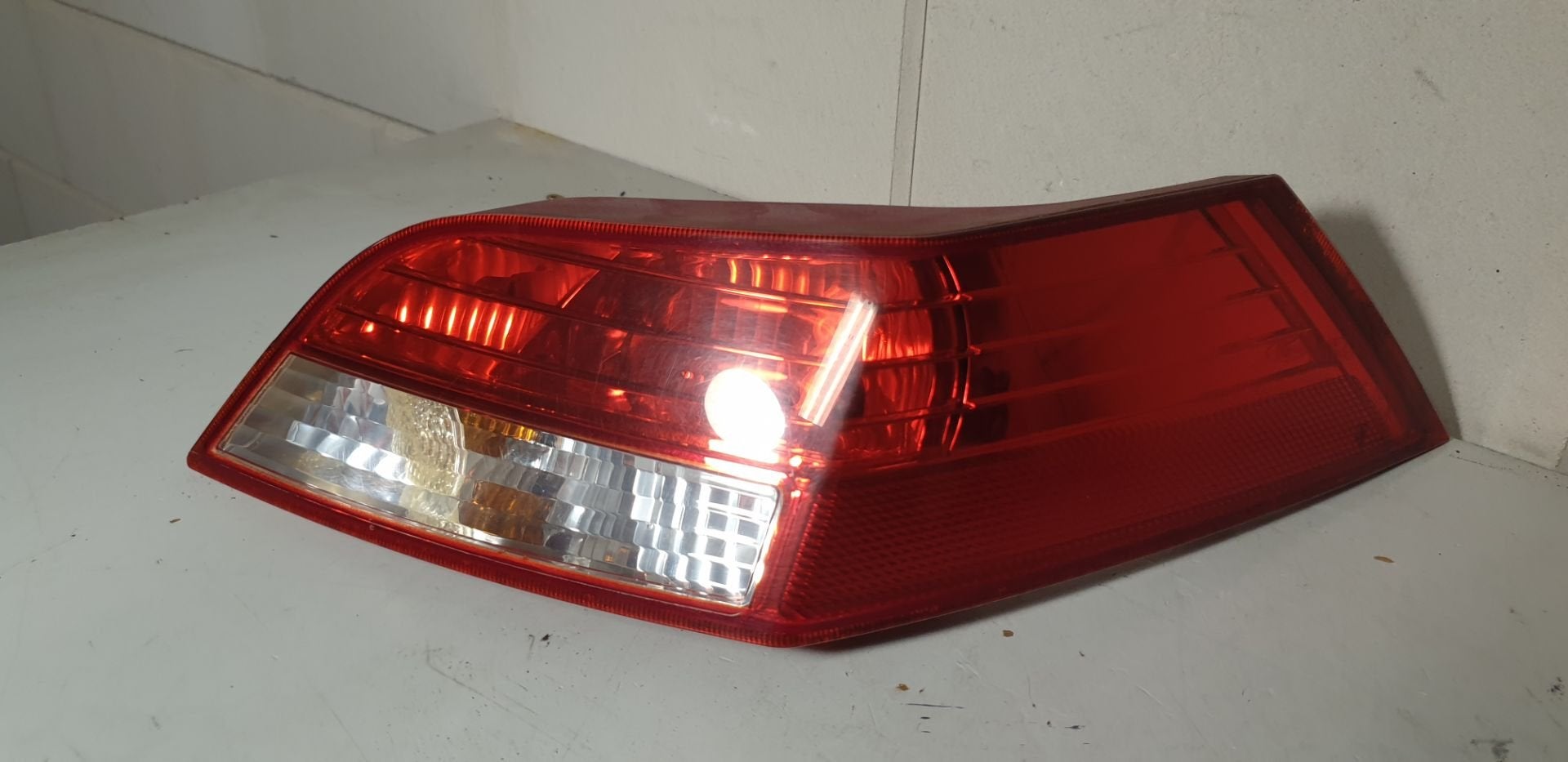 Feu arri re droit Ford Focus II cabriolet C+C 1406679 d'orig, Autos : Pièces & Accessoires, Info@ford.com, Ford Motor Company