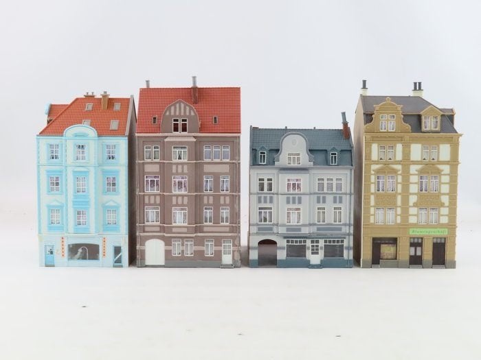 4 Bâtiments pour trains miniatures, Hobby & Loisirs créatifs, Trains miniatures | HO, Autres marques, Enlèvement ou Envoi, Comme neuf