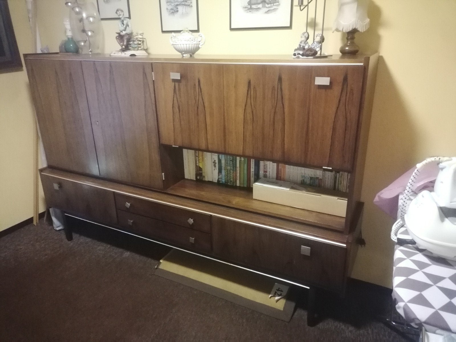 Vintage eetkamer-set (barkast/dressoir/tafel/stoelen), Ophalen