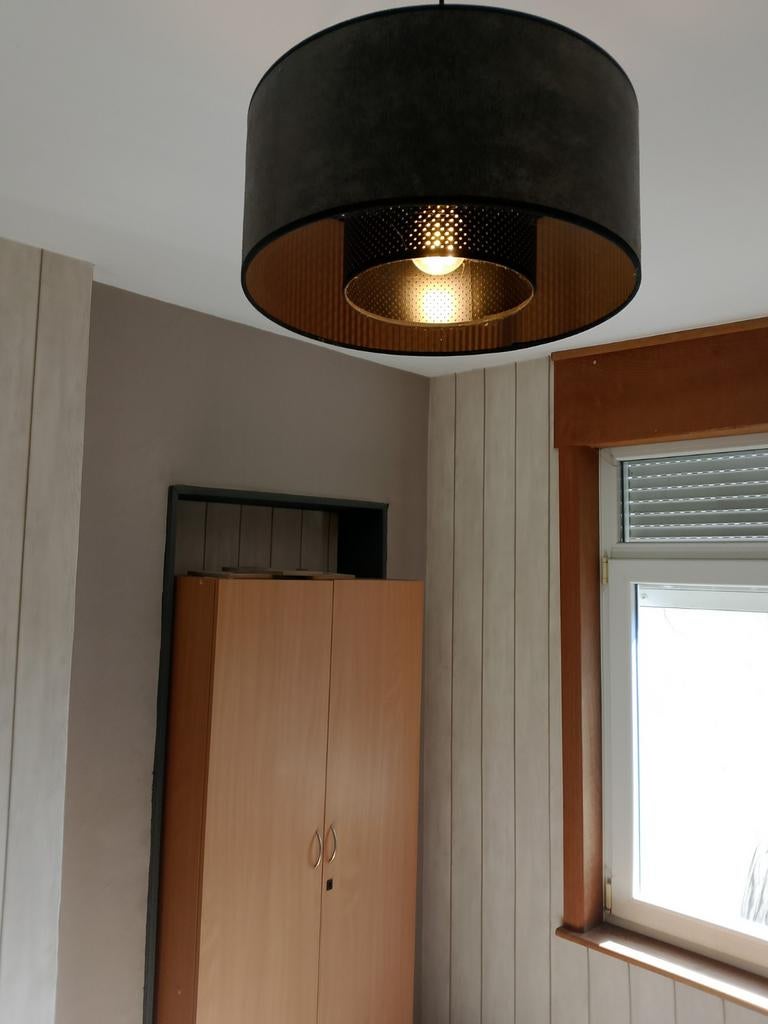 Lustre en très bonne état, Tuin en Terras