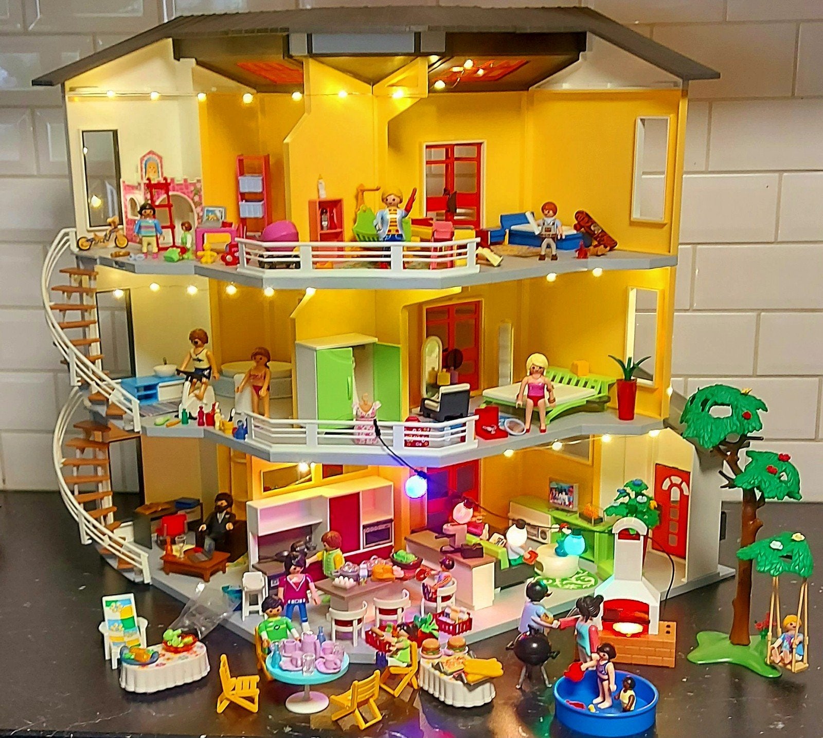 playmobil maison moderne complète avec étage supplémentaire, Kinderen en Baby's, Ophalen, Gebouw, Complete set, Zo goed als nieuw