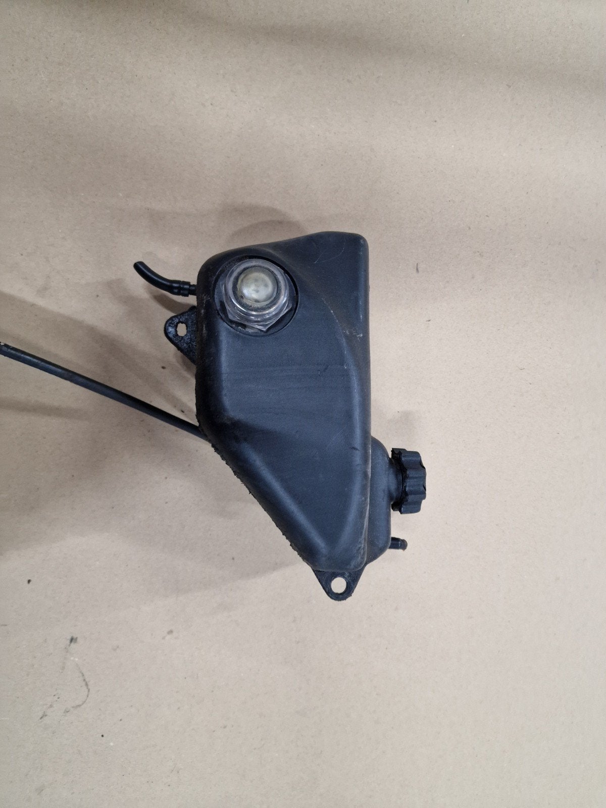 Yamaha MR50 olietankje in goede staat. Dopje gescheurd., Ophalen