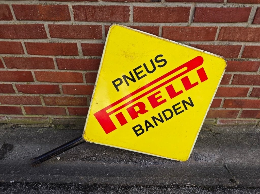 pirelli reclamebord dubbel met bevestiging, Verzamelen, Ophalen of Verzenden, Gebruikt, Reclamebord