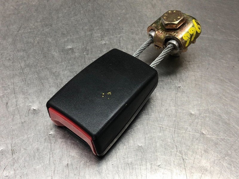 BOUCLE DE CEINTURE ARRIÈRE GAUCHE Colt CZC (|98064906BA0|), Utilisé, Mitsubishi