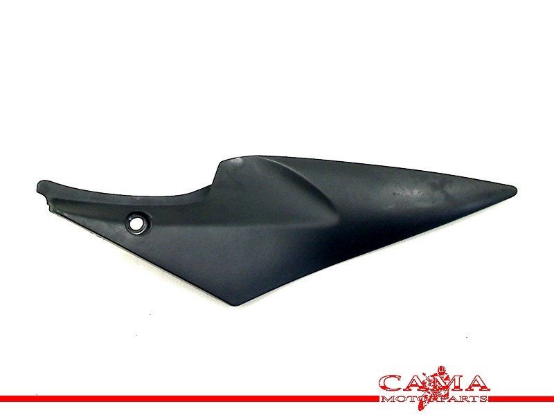 AFDEKKAP FRAME RECHTS Suzuki (47111-01H0), Dhr. S. di Majo, Gebruikt, Info@cama-motorparts.nl, P.J. Troelstraweg 8 8
3144 CX  MAASSLUIS, NL
