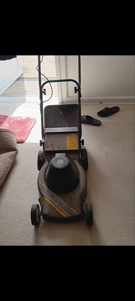 Te koop  elektrische grasmaaier, Tuin en Terras, Ophalen, Elektrische grasmaaier