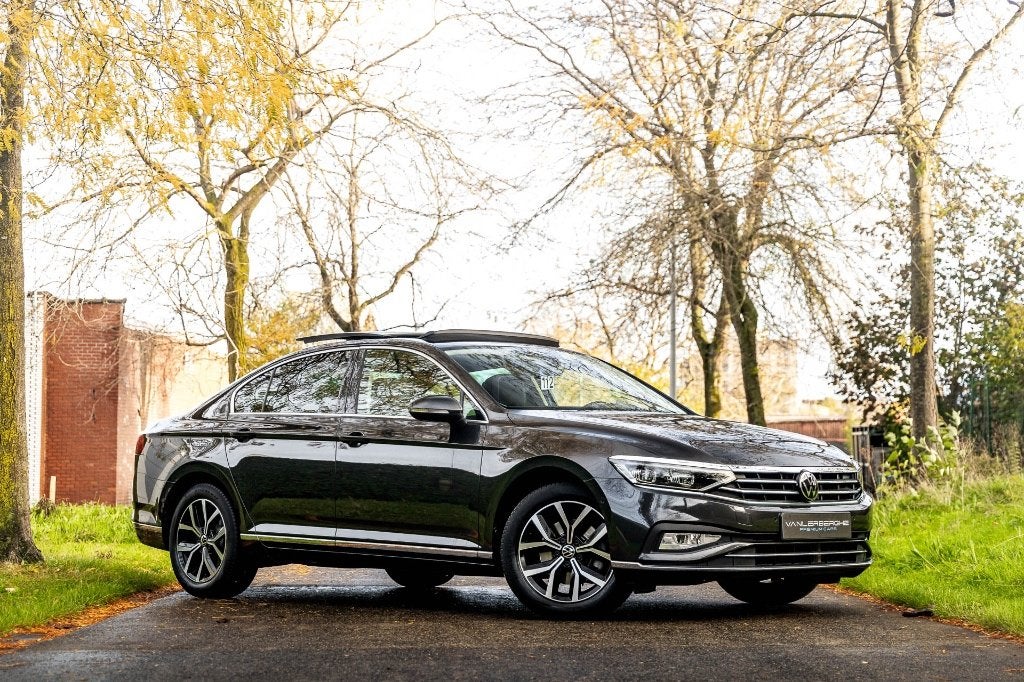 Volkswagen Passat 1.5 TSI DSG Berline * Pano * ACC * Camera, Autos, Achat, Entreprise, Noir, Ordinateur de bord